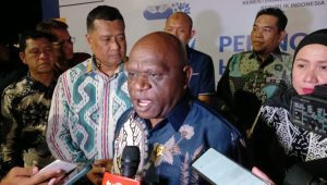 Menteri HAM, Natalius Pigai saat berbicara kepada awak media di Hari HAM Sedunia, Selasa, 10/12/2024. | Syahrul Baihaqi/Forum Keadilan