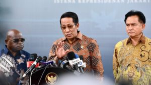 Menteri Hukum Supratman Andi Agtas dalam keterangan pers kepada awak media usai rapat di kompleks Istana Kepresidenan Jakarta, Jumat, 13/12/2024. | Dok BPMI Setpres/ Cahyo