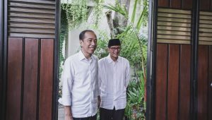 Sandiaga Uno Sowan ke kediaman Presiden ke-7 RI Joko Widodo di Solo, Kamis, 12/12/2024 | Instagram @sandiuno