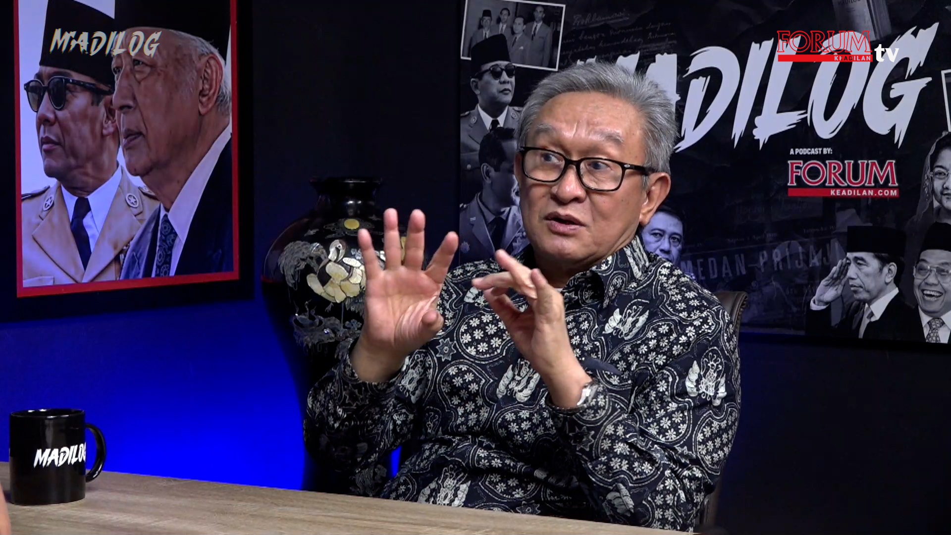 Kubu Hasto Bakal Gugat Keabsahan Pimpinan KPK Ke MK