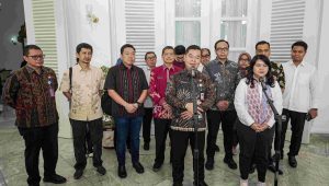 Penjabat (Pj.) Gubernur DKI Jakarta Teguh Setyabudi beserta jajaran Pemerintah Provinsi (Pemprov) DKI Jakarta menerima Tim Transisi gubernur dan wakil gubernur terpilih 2024 di Balai Kota Jakarta, Jakarta Pusat, Kamis, 16/1/2025. | Dok Humas Pemprov DKI Jakarta