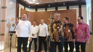 Jaksa Agung Sanitiar Burhanuddin (kiri) dan Ketua KPK Setyo Budiyanto (kanan) usai pertemuan di Gedung Kejaksaan Agung, Rabu, 8/1/2025. I Syahrul Baihaqi/Forum Keadilan