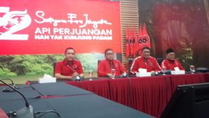 Hasto Kristiyanto memberikan keterangan di DPP PDI Perjuangan, Jakarta Pusat, Kamis, 9/1/2025. I Muhammad Reza/Forum Keadilan