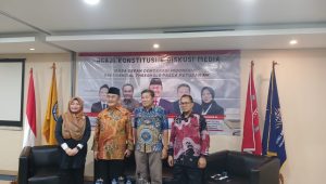Prof Jimly Asshiddiqie (kedua dari kiri) dalam Ngaji Konstitusi soal Penghapusan Ambang Bagas Presiden di Jakarta, Jumat, 10/1/2025 | Syahrul Baihaqi/Forum Keadilan