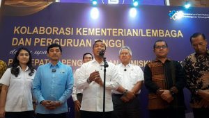 Menteri Kependudukan dan Pembangunan Keluarga, Wihaji, bersama dengan jajaran Wakil Menteri lainnya, di kantor BKKBN, Jakarta Timur, Senin, 13/1/2025 | Novia Suhari/Forum Keadilan