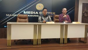 Juru bicara Mahkamah Agung, Yanto saat konferensi pers di Gedung MA, Rabu, 15/1/2025 | Syahrul Baihaqi/Forum Keadilan