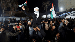 Suka Cita Atas Kesepakatan Gencatan Senjata antara Hamas dan Israel di Deir Al-Balah, Jalur Gaza tengah, Rabu, 15/1/2025 | Reuters