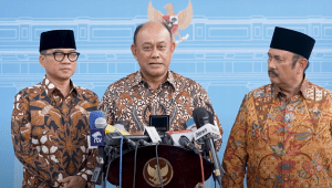 Kepala Badan Gizi Nasional (BGN) Dadan Hindayana memberikan keterangan pers di Kompleks Istana Kepresidenan, Jakarta Pusat, Jumat, 17/1/2025. | Youtube Sekretariat Presiden