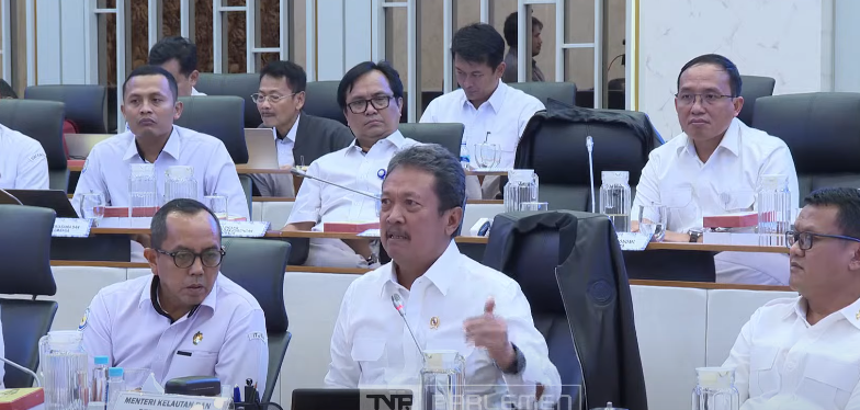 Menteri KKP Trenggono Ungkap Ada Indikasi Reklamasi Ilegal di Pulau Tari