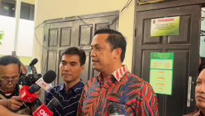 Kuasa hukum Sekretaris Jenderal (Sekjen) PDI Perjuangan Hasto Kristiyanto, Ronny Talapessy di Pengadilan Negeri (PN) Jakarta Selatan, Rabu, 5/2/2025 | Merinda Faradianti/Forum Keadilan