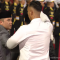 Sekretaris Kabinet Mayor Teddy Indra Wijaya saat menegur seorang anggota Paspampres yang payungi Presiden Prabowo Subianto di penyambutan Presiden Turki Recep Tayyip Erdogan di Lanud Halim Perdanakusuma, Jakarta, Selasa, 11/2/2025 | YouTube Sekretariat Presiden
