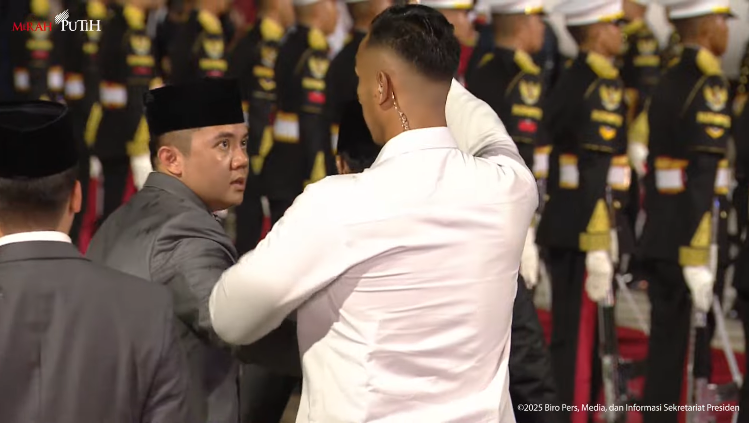 Mayor Teddy Tegur Anggota Paspampres yang Payungi Prabowo saat Sambut Erdogan