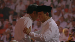 Presiden Prabowo Subianto bersama Presiden ke-7 RI Joko Widodo (Jokowi) di HUT ke-17 Partai Gerindra yang digelar di Sentul International Convention Center (SICC), Bogor, Jawa Barat, Sabtu, 15/2/2025 | YouTube GerindraTV