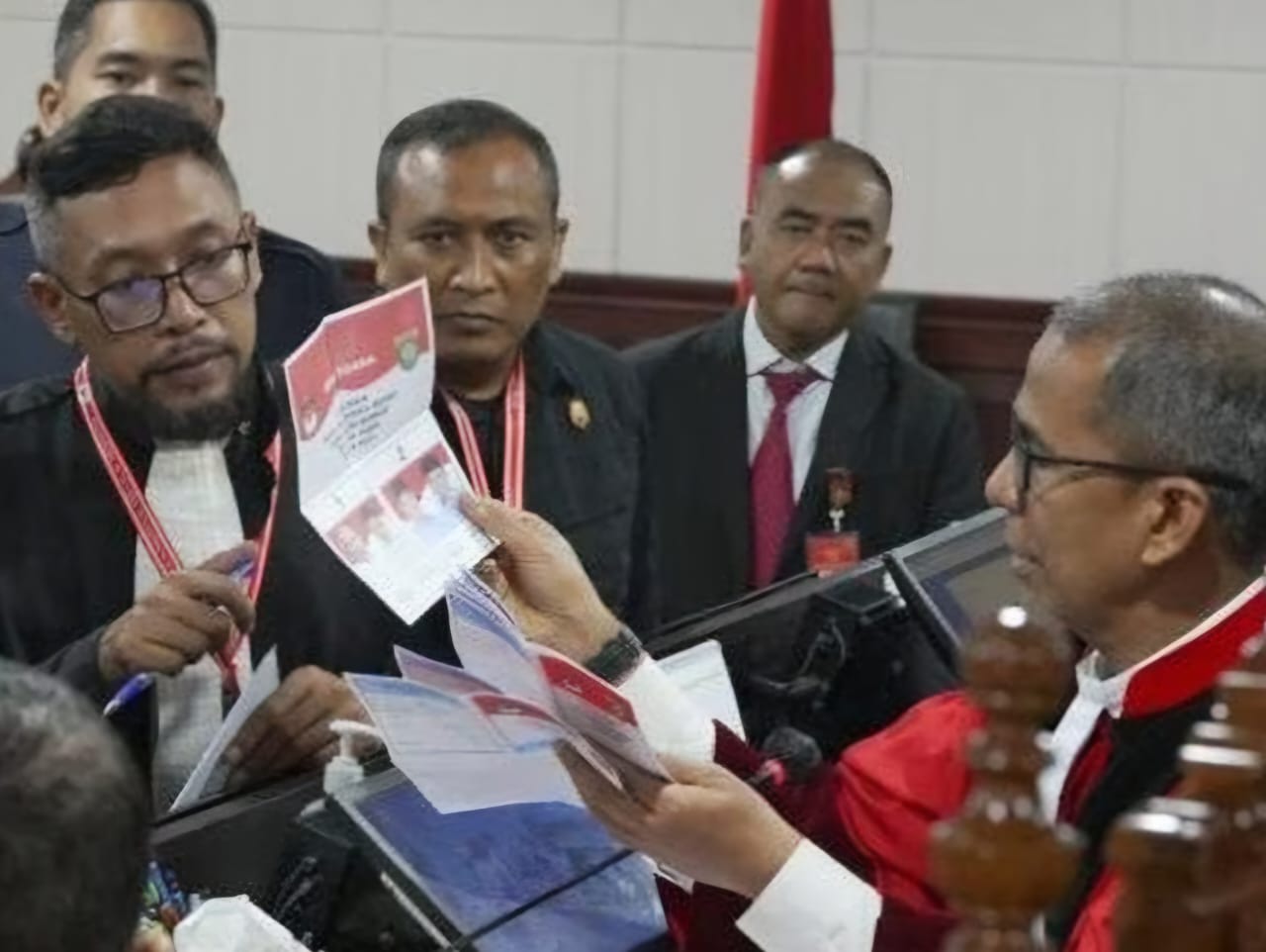 Kuasa Hukum Dedy-Dayat Ungkap Bukti Dugaan Kecurangan Pilkada Bungo di Sidang MK