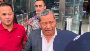 Kuasa hukum Donny Tri Istiqomah, Erman Umar di Gedung Merah Putih KPK, Senin, 3/2/2025| Merinda Faradianti/Forum Keadilan