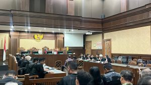 Sidang perdana terdakwa mantan Pejabat Mahkamah Agung (MA) Zarof Ricar di Pengadilan Negeri Tindak Pidana Korupsi (PN Tipikor) Jakarta Pusat, Senin, 10/2/2025| Merinda Faradianti/Forum Keadilan