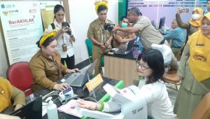 Wamen Diktisaintek, Prof Stella Christie, lakukan uji coba Program Cek Kesehatan Gratis di Puskesmas Cakung, Jakarta Timur, Senin, 10/2/2025 | Novia Suhari/Forum Keadilan