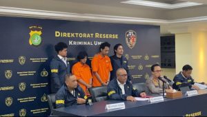 Dirkrimimum Polda Metro Jaya Kombes Wira Satya Triputra,(tengah) saat memberikan keterangan kepada media di Polda Metro Jaya, Senin 10/2/2025 | Ari Kurniansyah/Forum Keadilan