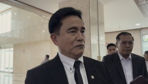 Menteri Koordinator Bidang Hukum, Hak Asasi Manusia, Imigrasi, dan Pemasyarakatan Yusril Ihza Mahendra di Gedung DPR RI, Jakarta Pusat, Selasa 11/2/2025. | Muhammad Reza/ Forum Keadilan