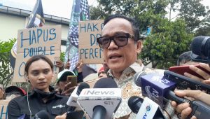Wakil Menteri Ketenagakerjaan, Immanuel Ebenezer, di kantor Kemenker, Jakarta, Senin, 17/2/2025. | Novia Suhari/Forum Keadilan