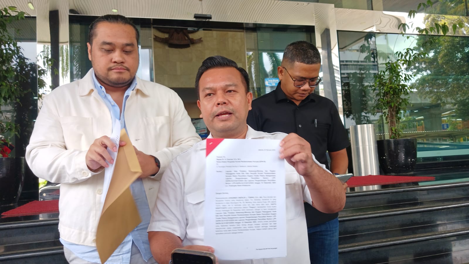 Hasto Laporkan Penyidik KPK Rossa Purbo ke Dewas soal Dugaan Intimidasi Saksi