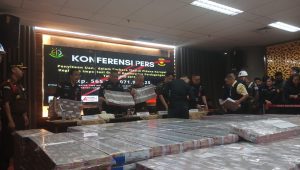 Konferensi Pers Penyitaan Uang Rp 565 miliar di Kasus Importasi Gula pada Kementerian Perdagangan, di Gedung Kejaksaan Agug, Selasa, 25/2/2025 | Syahrul Baihaqi/Forum Keadilan