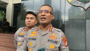 Direktur Lalu Lintas Polda Metro Jaya, Kombes Latif Usman, saat memberikan keterangan kepada media di Polda Metro Jaya, Kamis 27/2/2025. | Ari Kurniansyah/ Forum Keadilan