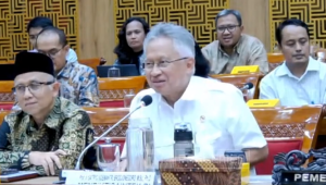 Menteri Pendidikan Tinggi, Sains dan Teknologi (Mendiktisaintek) Satryo Soemantri Brodjonegoro dalam rapat dengan Komisi X DPR RI pada Rabu, 12/2/2025 | YouTube TVR Parlemen