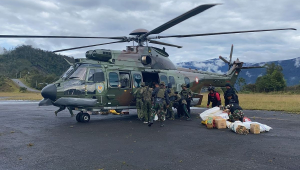 Helikopter H225M Caracal yang digunakan TNI Angkatan Udara (AU) mendistribusikan ribuan paket makan bergizi gratis (MBG) di Pegunungan Papua Tengah, Senin, 17/2/2025 | Dok Dinas Penerangan Angkatan Udara