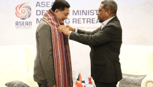 Menteri Pertahanan (Menhan) RI, Sjafrie Sjamsoeddin melakukan pertemuan bilateral dengan Menhan Timor Leste, H.E. Donaciano do Rosario da Costa Gomes di sela-sela kegiatan ASEAN Defence Ministers Meeting (ADMM) Retreat Malaysia, di Penang, Malaysia, Rabu, 26/2/2025. | Dok Kemnhan RI