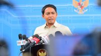 Menteri Hutan (Menhut) Raja Juli Antoni memberikan keterangan pers. | Dok BPMI Setpres