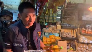 Kasubdit I Industri dan Perdagangan (Indag) Ditreskrimsus Polda Metro Jaya AKBP Anggi Saputra Ibrahim, di Pasar Kemayoran, Selasa 11/3/2025 | Ari Kurniansyah/Forum Keadilan