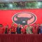 Ketua DPP PDIP bidang Reformasi Sistem Hukum Nasional, Ronny Talapessy, bersama dengan jajaran tim kuasa hukum Hasto Kristiyanto, di kantor DPP PDIP, Jakarta, Rabu, 12/3/2025 | Novia Suhari/Forum Keadilan