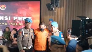 Eks Kapolres Ngada AKBP Fajar Widyadharma Lukman di Mabes Polri, Jakarta Selatan, Kamis 13/3/2025 | Ari Kurniansyah/Forum Keadilan