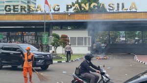 Suasana Gerbang Pancasila, Gedung DPR/MPR RI Jakarta Pusat, pasca aksi sejumlah mahasiswa pada Rabu, 19/3/2025 | Ari Kurniansyah/Forum Keadilan
