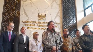 Menteri Koordinator Bidang Perekonomian Airlangga Hartarto, di kantor Kemenko Perekonomian, Jakarta, Senin, 24/3/2025 | Novia Suhari/Forum Keadilan