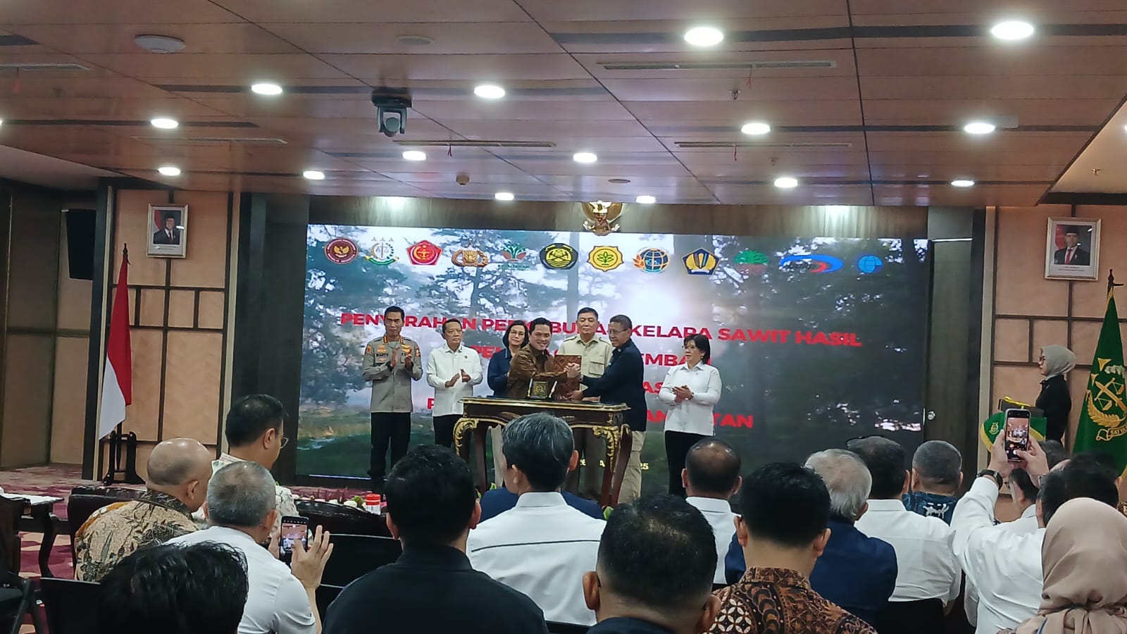 Satgas PKH Serahkan 216 Ribu hektare Lahan Sawit Sitaan Kasus Duta Palma ke BUMN