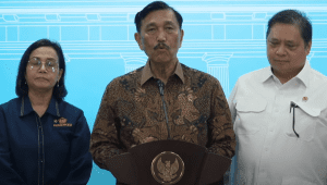 Ketua Dewan Ekonomi (DEN) Luhut Binsar Pandjaitan memberikan keterangan pers, di Kompleks Istana Kepresidenan, Jakarta Pusat, Rabu, 19/3/2025. | Youtube Sekretariat Presiden