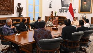 Presiden Prabowo Subianto bertemu dengan delapan pengusaha besar (Anthony Salim, Sugianto Kusuma (Aguan), Prajogo Pangestu, Boy Thohir, Franky Widjaja, Dato Sri Tahir, James Riady, dan Tomy Winata) di Istana Kepresidenan, Jakarta, pada Kamis, 6/3/2025 | Dok BPMI Setpres/Cahyo