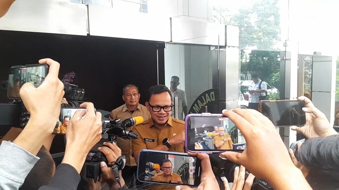 Wamendagri Sebut Bupati Indramayu Lucky Hakim Diperiksa Inspektorat