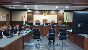 Hakim PN Surabaya, Heru Hanindyo saat diperiksa di PN Jakarta Pusat, Selasa, 8/4/2025 | Syahrul Baihaqi/Forum Keadilan