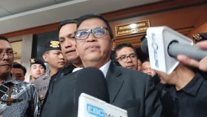 Sekjen PDIP Hasto Kristiyanto usai sidang putusan sela di PN Jakarta Pusat, Jumat, 11/4/2025 | Syahrul Baihaqi/Forum Keadilan