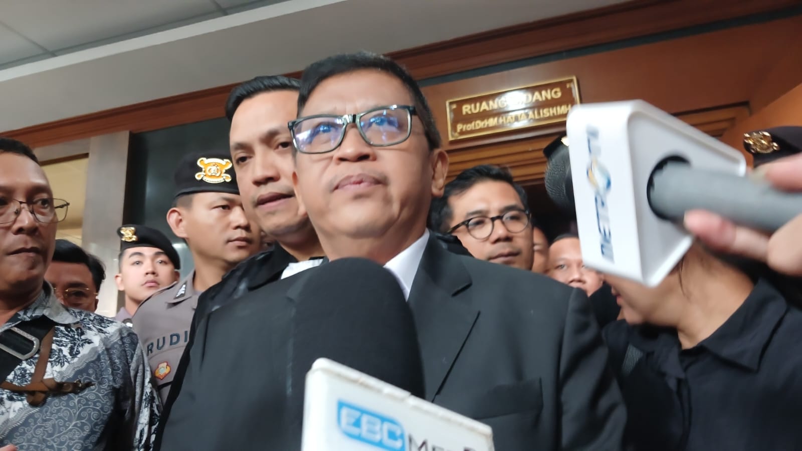 Hasto Siap Jalani Proses Hukum Usai Eksepsi Tak Diterima