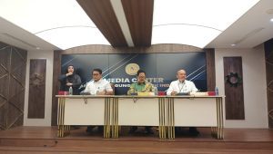 Juru bicara Mahkamah Agung (MA) Yanto dalam konferensi pers di Gedung MA, Senin, 14/4/2025 | Syahrul Baihaqi/Forum Keadilan