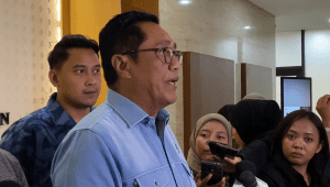 Direktur Tindak Pidana Umum (Dirtipidum) Bareskrim Polri Brigjen Pol Djuhandani Rahardjo Puro saat memberikan keterangan kepada media di Mabes Polri, Jakarta, Kamis, 10/4/2015 | Ari Kurniansyah/Forum Keadilan