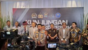 Kapolda Metro Jaya Irjen Pol Karyoto, saat memberikan keterangan kepada media di Polda metro Jaya, Kamis, 8/5/2025 | Ist