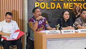 Direktorat Reserse Siber Polda Metro Jaya saat melakukan Pengungkapan Kasus Ilegal Akses dan Pemalsuan Dokumen Elektronik, di Mapolda Metro Jaya, Jumat, 9/5/2025 | Ari Kurniansyah/Forum Keadilan