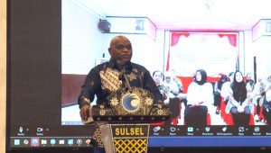 Menteri HAM RI Natalius Pigai saat memberikan amanat di hadapan pegawai Kantor Wilayah Kemenham Sulawesi Selatan dan Sulawesi Tenggara di Makassar, Senin, 12/5/2025 | Ist