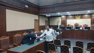 Mantan Menteri Perdagangan 2014-2015 Rachmat Gobel menjadi saksi dalam perkara Importasi Gula yang menjerat Tom Lembong, di Pengadilan Tipikor Jakarta Pusat, Kamis, 15/5/2025 | Syahrul Baihaqi/Forum Keadilan