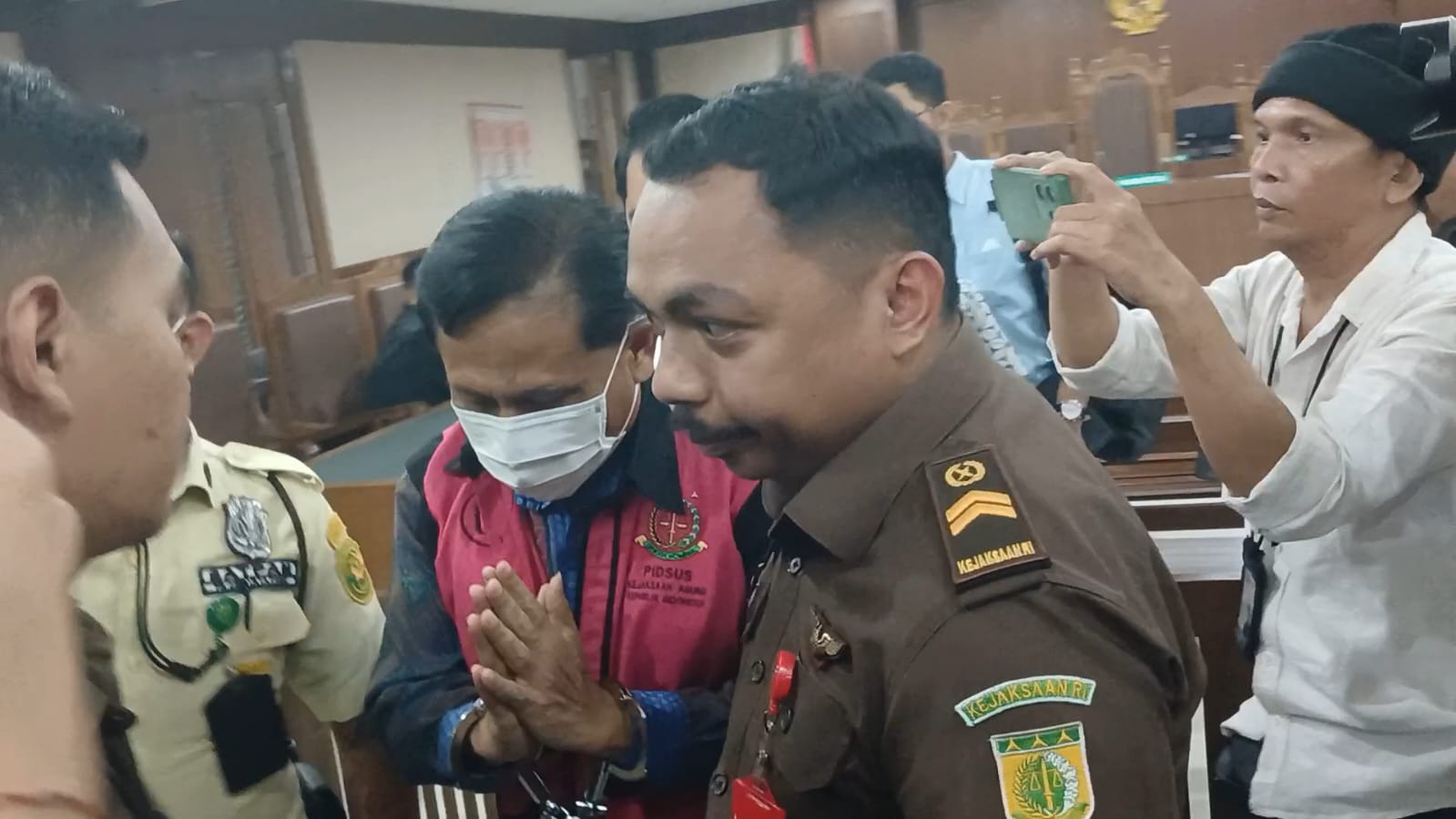 Eks Ketua PN Surabaya Didakwa Terima Suap SGD43.000 karena Atur Komposisi Hakim Kasus Ronald Tannur